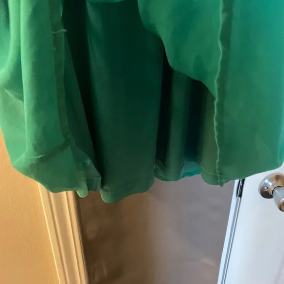 Doe&rae Green Mid Length Dress Size M Soft Back Accent EUC - Picture 5 of 5